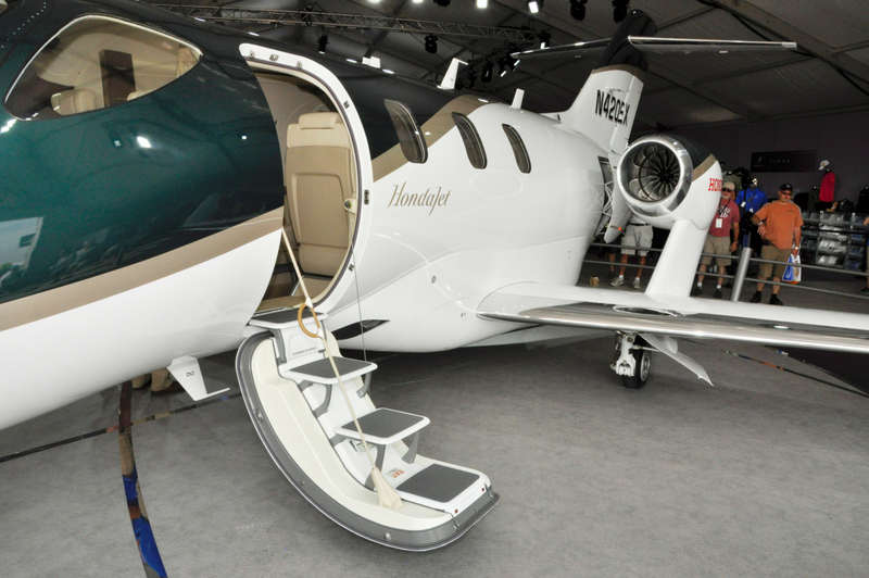 Illustration for article titled The HondaJet Is Also Beautiful On The Inside